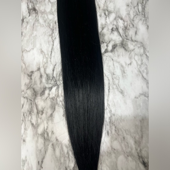 24 Inch Human hair Blended  1B Weft hair extensions - Picture 3 of 5